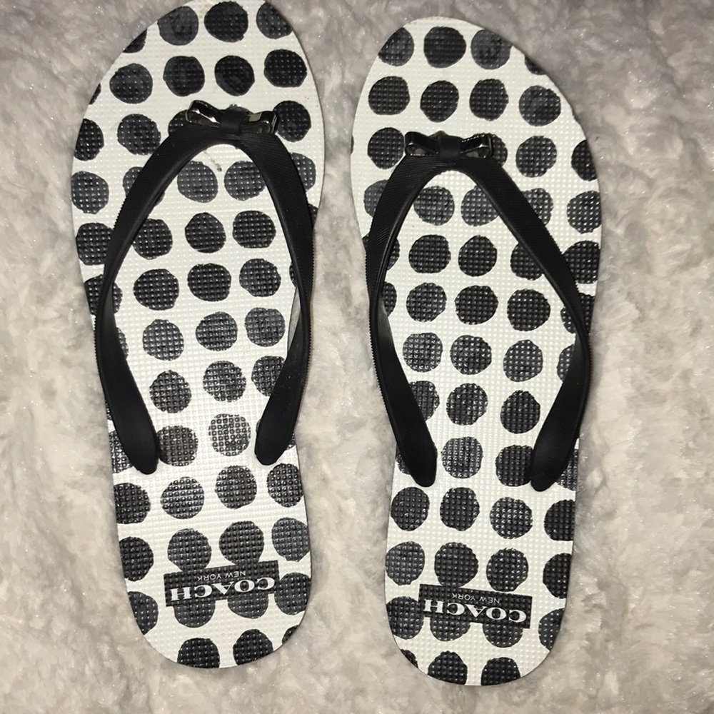 Coach 7-8 Black & White Sandals